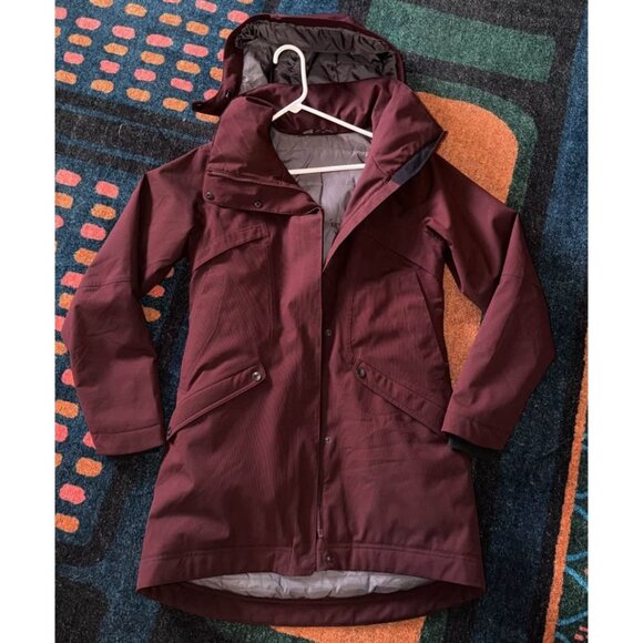 Nau insulated waterproof park. Womens small. - Picture 2 of 7